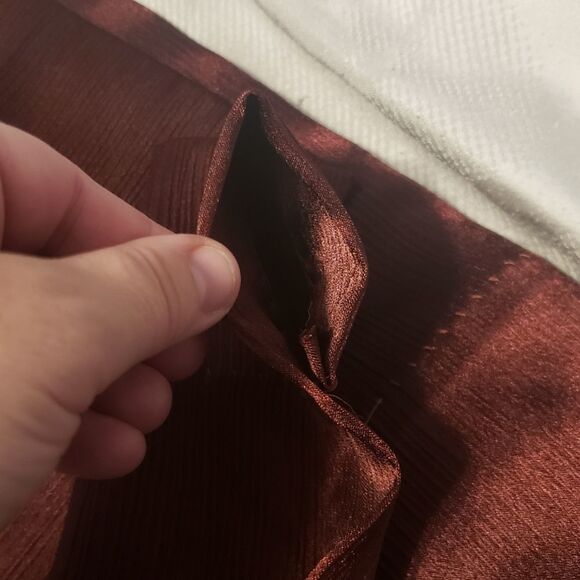 Curtains!! Set of 4 Maroon Grommet Curtain Panels – Luxurious, Textured Finish - Picture 4 of 12